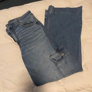 American Eagle Dreamy Drape Stretch Super High-Waisted Cargo Baggy Wide-Leg Jean